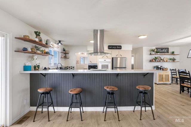 4095 N 2300 E, Filer, ID 83328