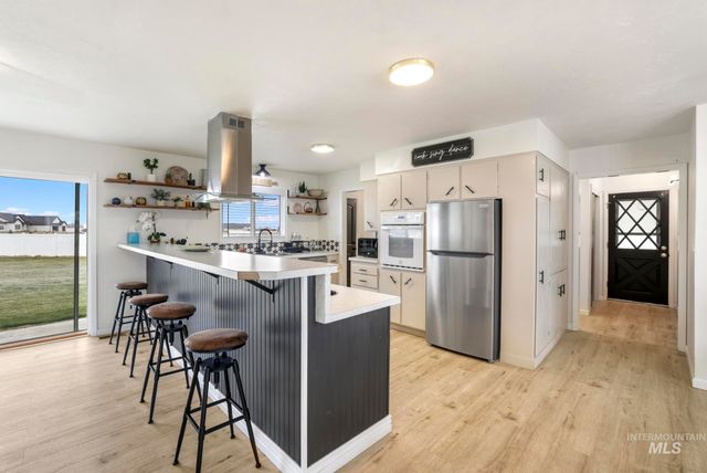 4095 N 2300 E, Filer, ID 83328