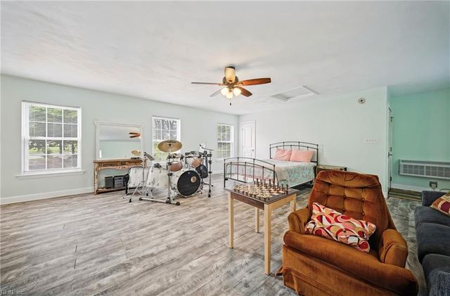 1345 Oak Ridge DR, Chesapeake, VA 23322