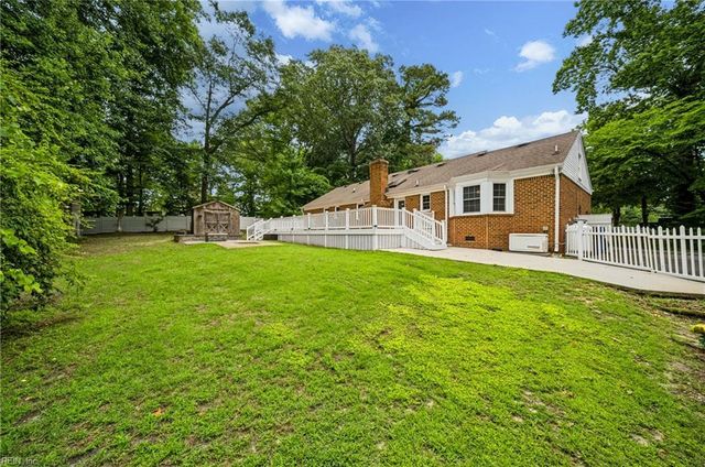1345 Oak Ridge DR, Chesapeake, VA 23322