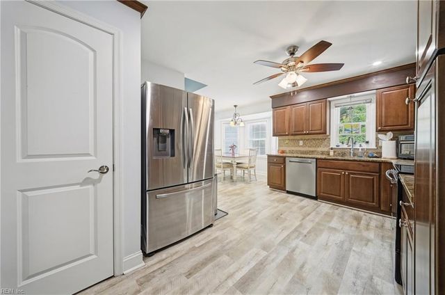 1345 Oak Ridge DR, Chesapeake, VA 23322