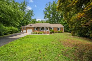 1345 Oak Ridge DR, Chesapeake, VA 23322