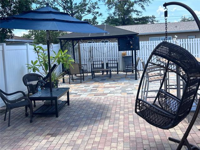 3004 W ROBSON STREET, Tampa, FL 33614