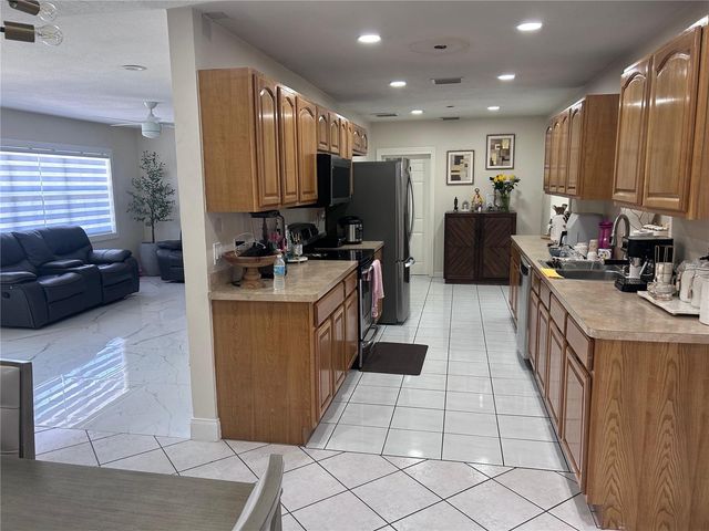 3004 W ROBSON STREET, Tampa, FL 33614