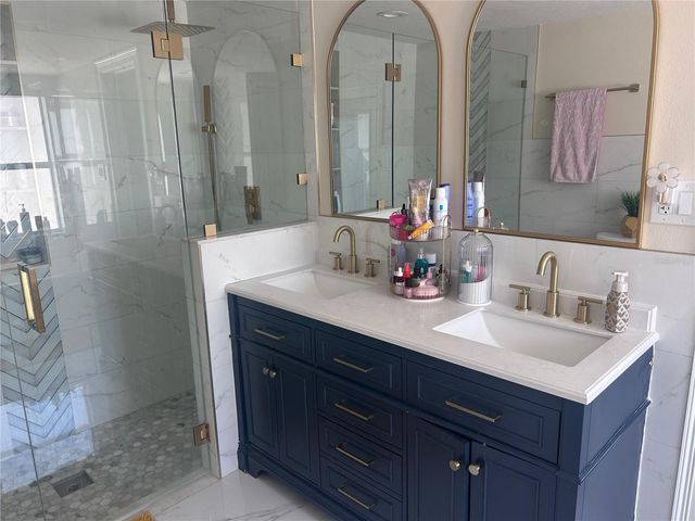 3004 W ROBSON STREET, Tampa, FL 33614
