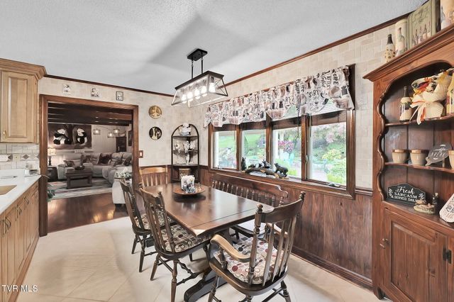 160 Fairway Drive, Abingdon, VA 24211