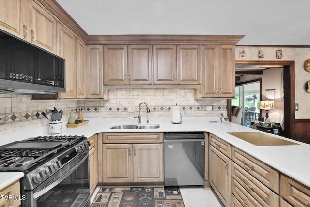 160 Fairway Drive, Abingdon, VA 24211