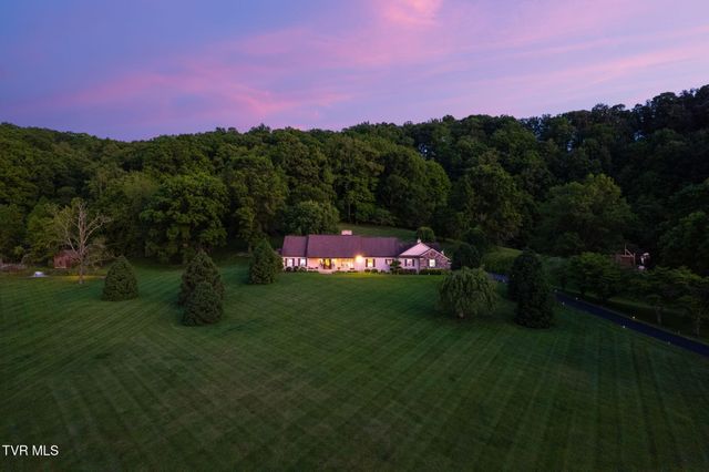 160 Fairway Drive, Abingdon, VA 24211