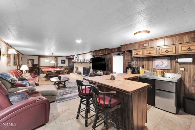 160 Fairway Drive, Abingdon, VA 24211