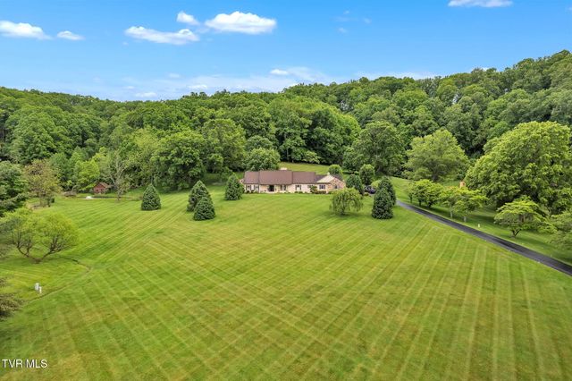 160 Fairway Drive, Abingdon, VA 24211
