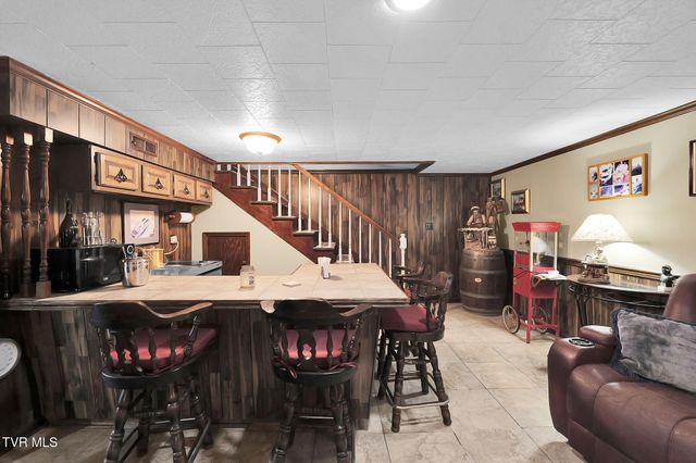 160 Fairway Drive, Abingdon, VA 24211