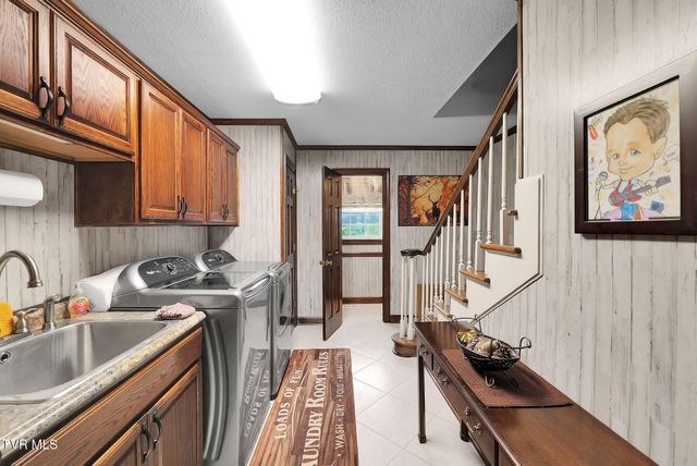 160 Fairway Drive, Abingdon, VA 24211