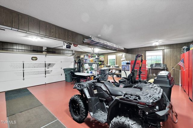 160 Fairway Drive, Abingdon, VA 24211
