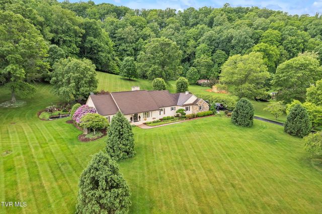 160 Fairway Drive, Abingdon, VA 24211