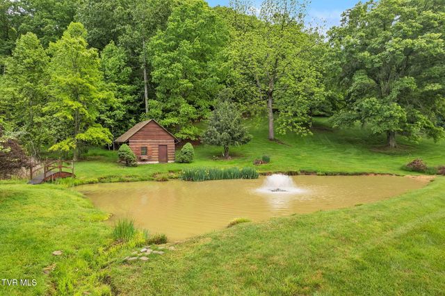 160 Fairway Drive, Abingdon, VA 24211