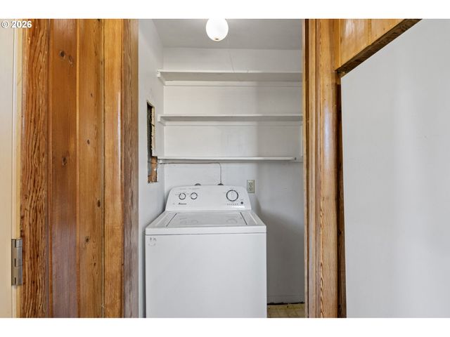 1008 COBURG Rd, Eugene, OR 97401