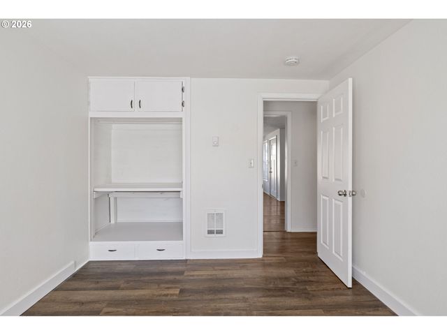 1008 COBURG Rd, Eugene, OR 97401