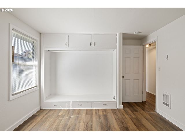 1008 COBURG Rd, Eugene, OR 97401