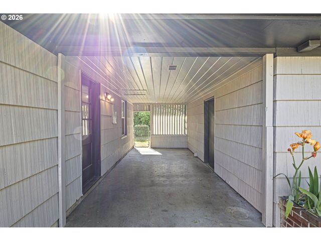 1008 COBURG Rd, Eugene, OR 97401