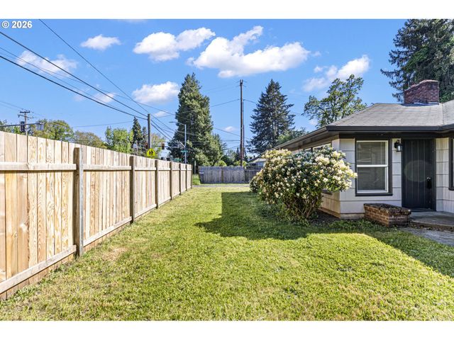 1008 COBURG Rd, Eugene, OR 97401