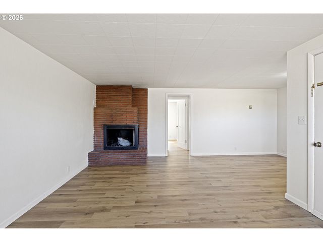 1008 COBURG Rd, Eugene, OR 97401