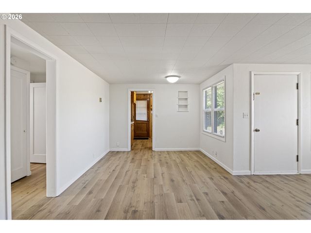 1008 COBURG Rd, Eugene, OR 97401