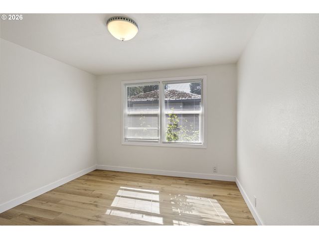 1008 COBURG Rd, Eugene, OR 97401