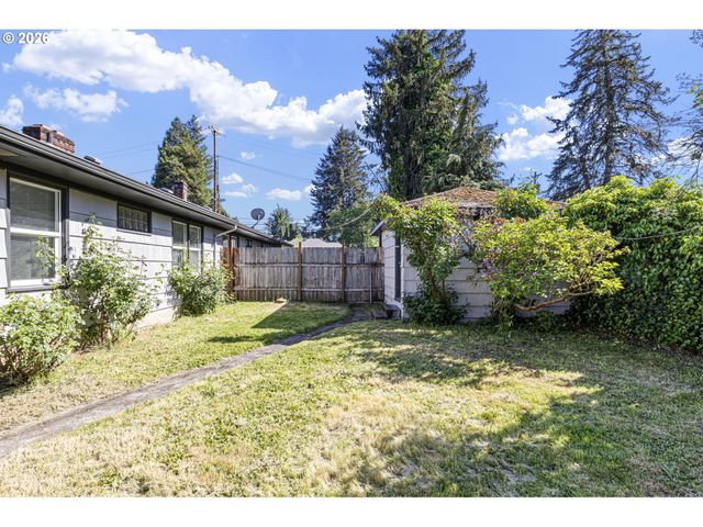 1008 COBURG Rd, Eugene, OR 97401
