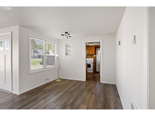 1008 COBURG Rd, Eugene, OR 97401