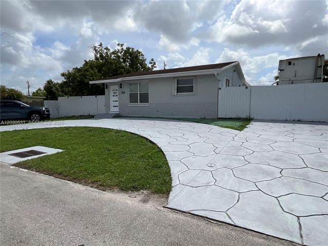 1905 SW 100th Avenue, Miramar, FL 33025