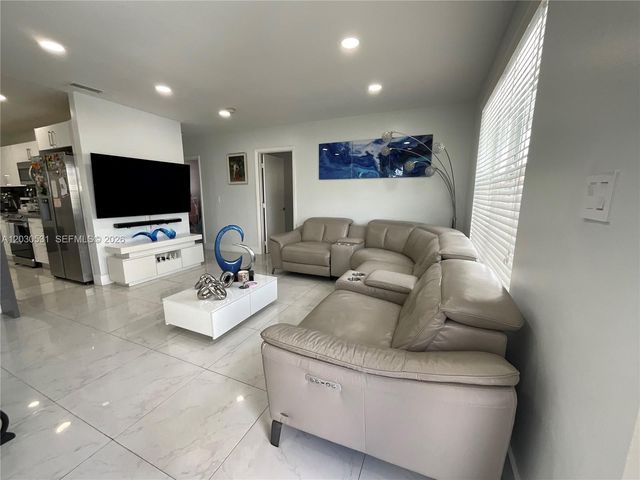 1905 SW 100th Avenue, Miramar, FL 33025