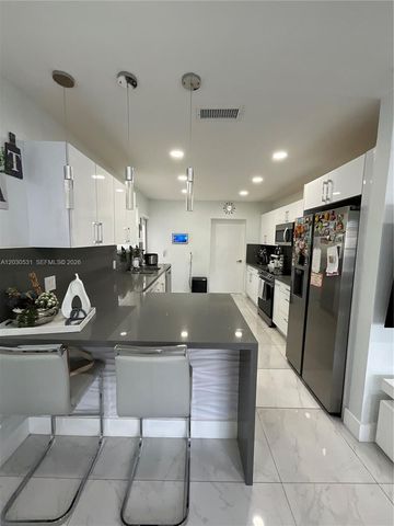 1905 SW 100th Avenue, Miramar, FL 33025