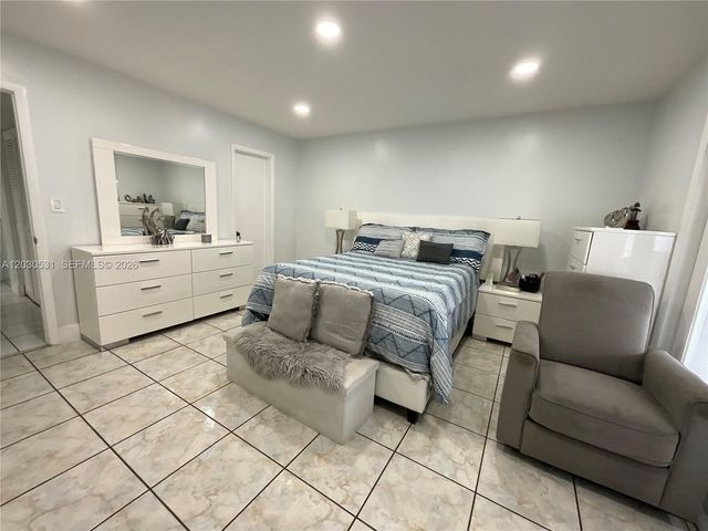 1905 SW 100th Avenue, Miramar, FL 33025
