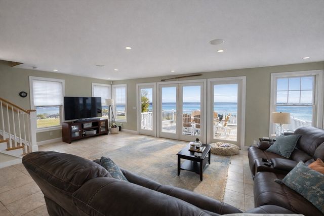 57 Summit Ave, Swansea, MA 02777