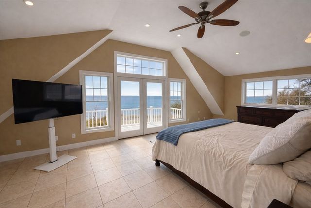 57 Summit Ave, Swansea, MA 02777