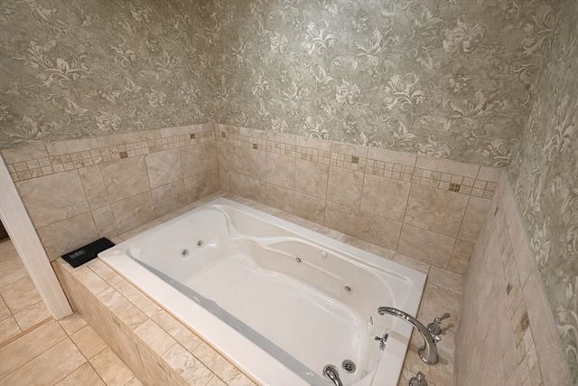 57 Summit Ave, Swansea, MA 02777