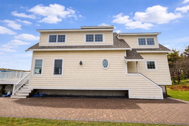 57 Summit Ave, Swansea, MA 02777