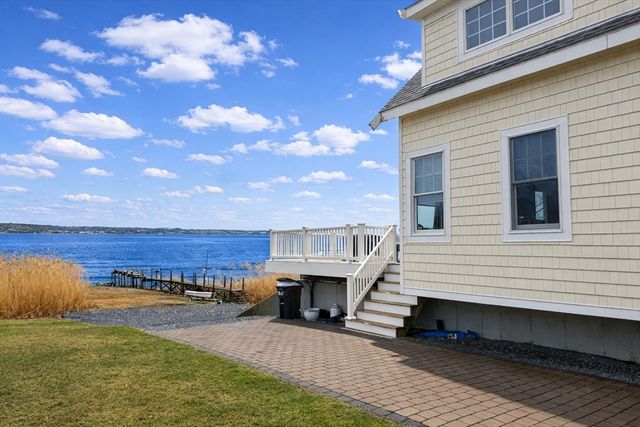 57 Summit Ave, Swansea, MA 02777