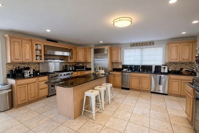 57 Summit Ave, Swansea, MA 02777