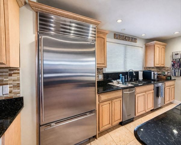 57 Summit Ave, Swansea, MA 02777