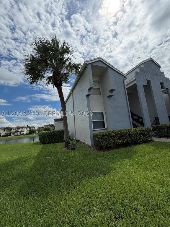 855 SW 113th Way 855, Pembroke Pines, FL 33025