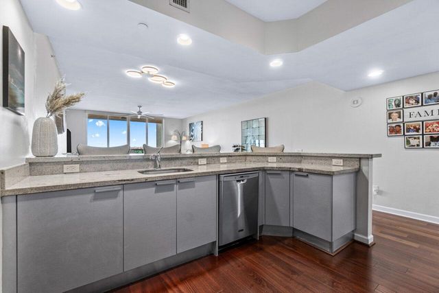 2640 Lake Shore Drive 908, Riviera Beach, FL 33404