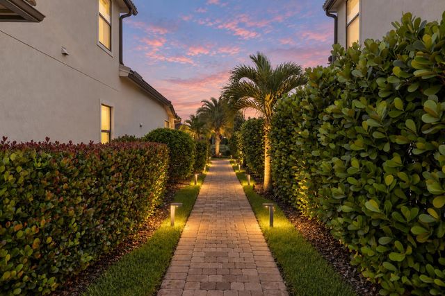 141 Blanca Isles Lane, Jupiter, FL 33478