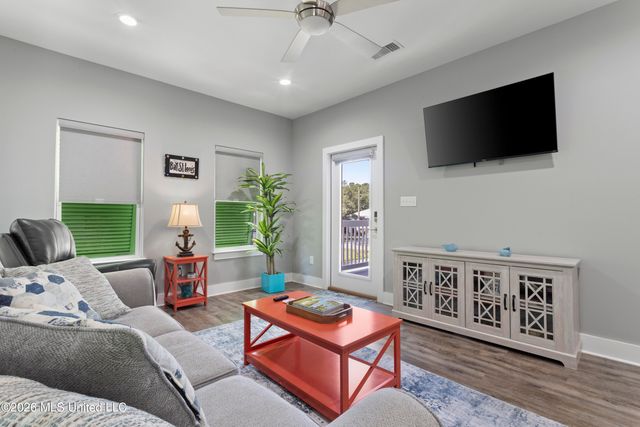 231 Leonhard Avenue, Bay Saint Louis, MS 39520