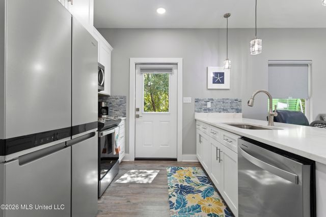 231 Leonhard Avenue, Bay Saint Louis, MS 39520