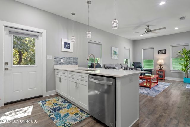 231 Leonhard Avenue, Bay Saint Louis, MS 39520