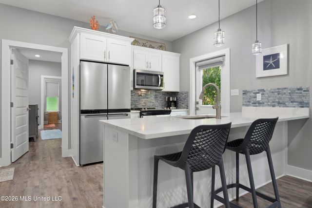 231 Leonhard Avenue, Bay Saint Louis, MS 39520