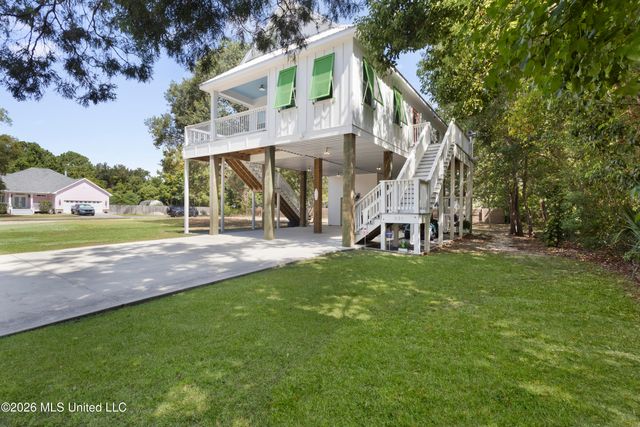 231 Leonhard Avenue, Bay Saint Louis, MS 39520