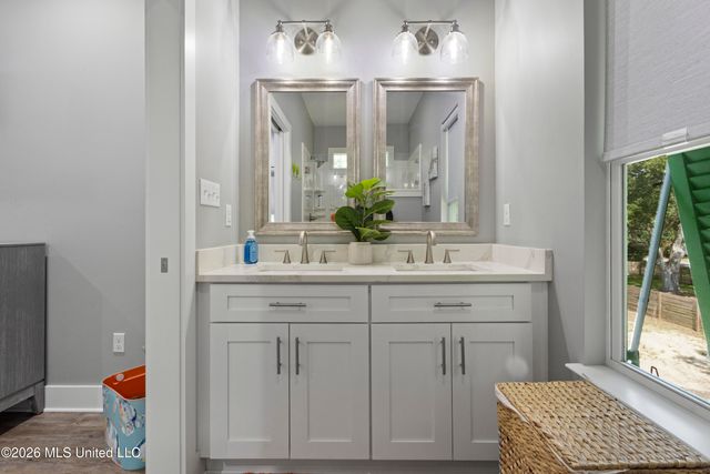 231 Leonhard Avenue, Bay Saint Louis, MS 39520