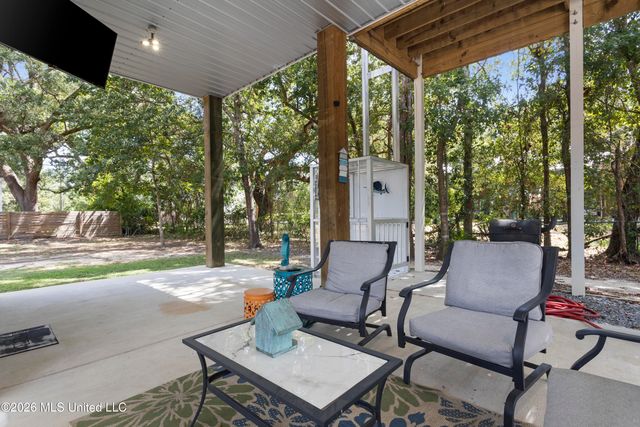 231 Leonhard Avenue, Bay Saint Louis, MS 39520